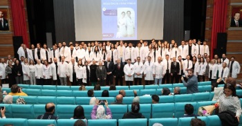 Üniversitemiz Diş Hekimliği Fakültesi, “Beyaz Önlük Giyme Töreni” Düzenledi